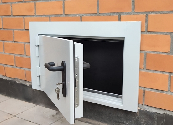 Люк ei небольших размеров Люк ei небольших размеров