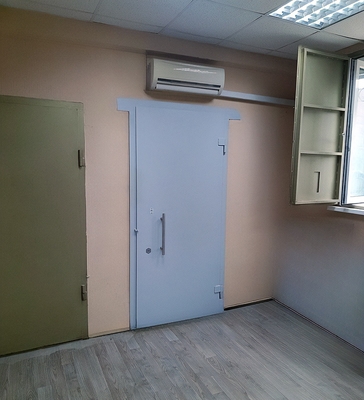 Дверь для комнаты хранения Дверь для комнаты хранения