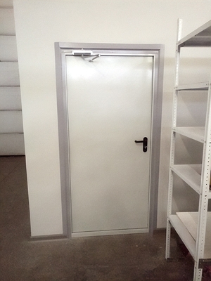 Дверь EI с доводчиком Дверь EI с доводчиком